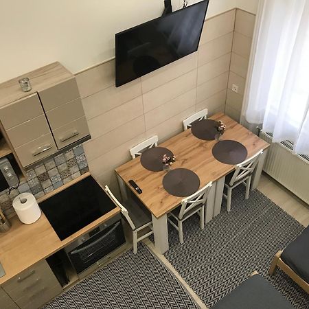 Mora Apartman 2 Kiskunfelegyhaza Ngoại thất bức ảnh