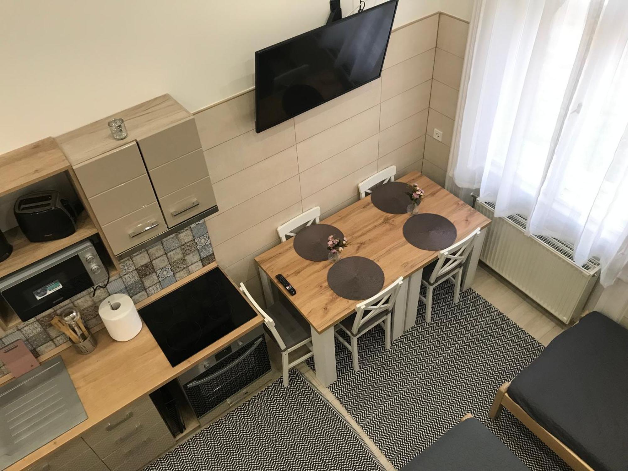 Mora Apartman 2 Kiskunfelegyhaza Ngoại thất bức ảnh