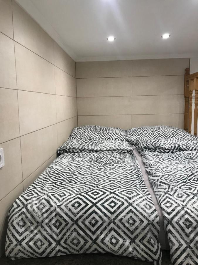 Mora Apartman 2 Kiskunfelegyhaza Ngoại thất bức ảnh