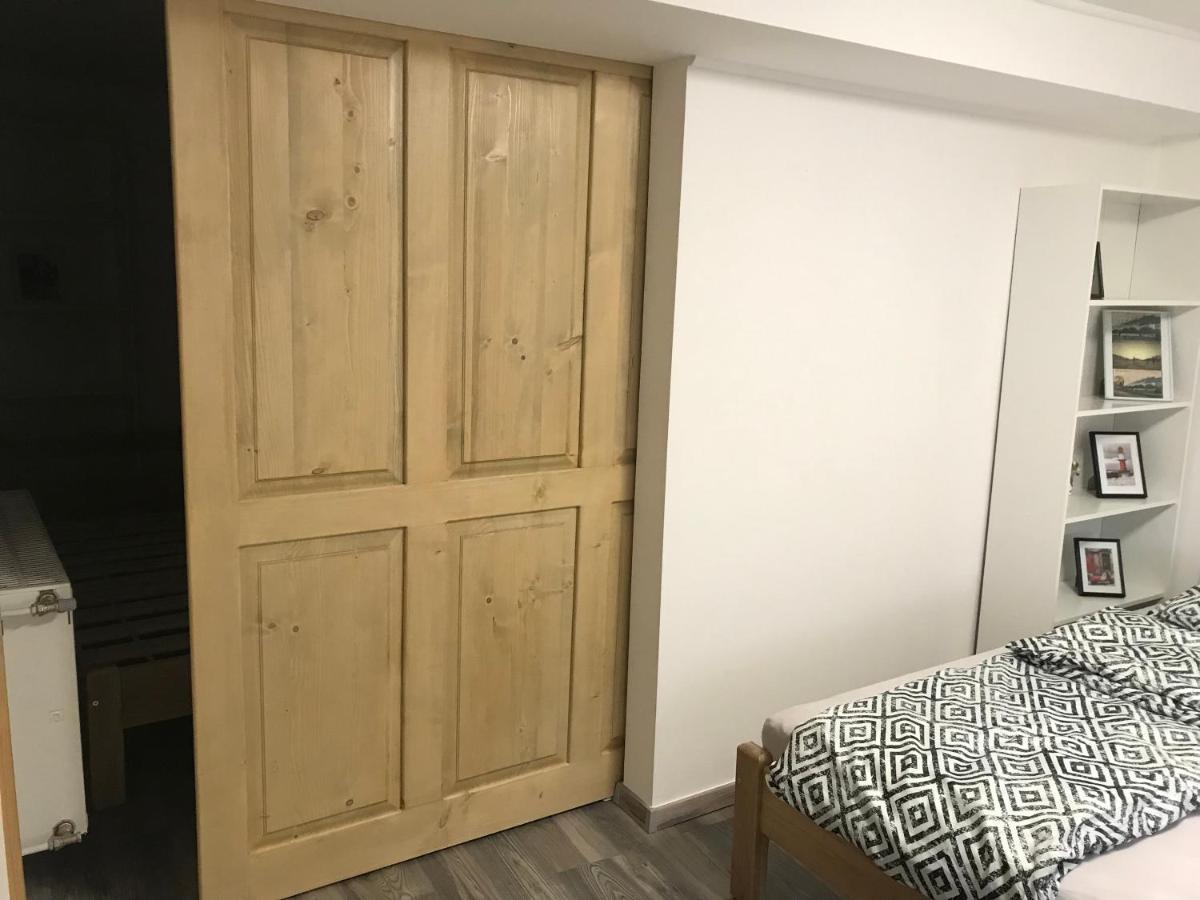 Mora Apartman 2 Kiskunfelegyhaza Ngoại thất bức ảnh