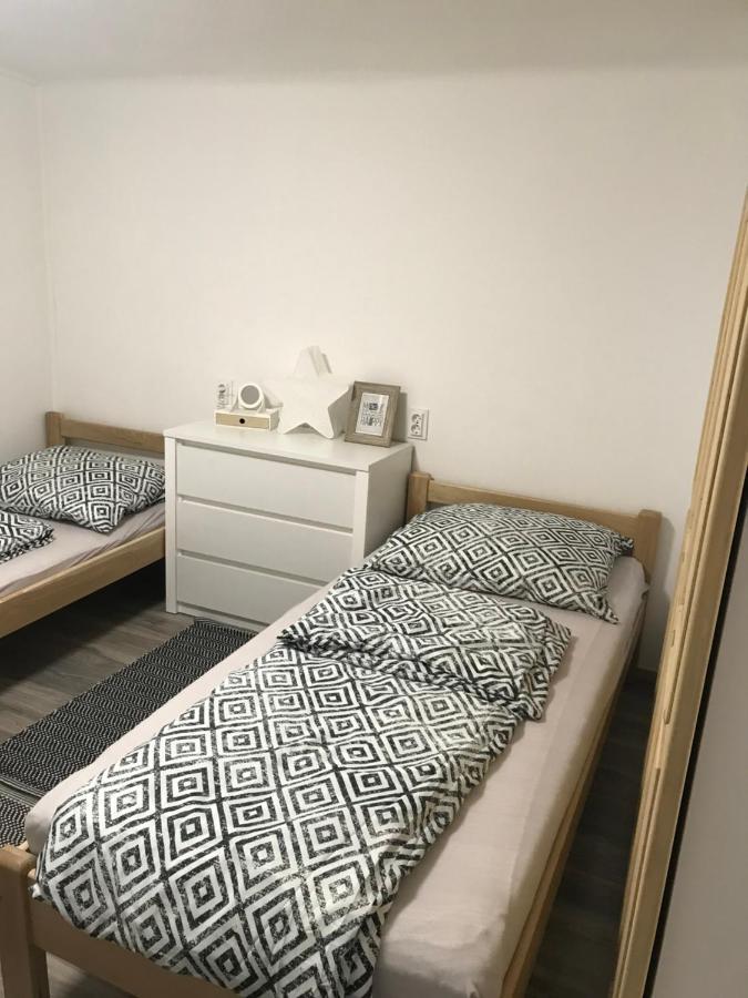 Mora Apartman 2 Kiskunfelegyhaza Ngoại thất bức ảnh